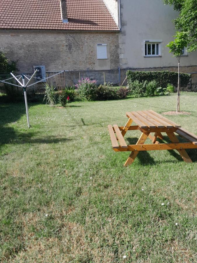 Aux Merveilles Des Ormes Breugnon Exterior photo